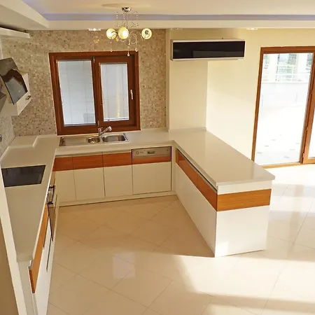 White Pearl Alanya Apartment *
