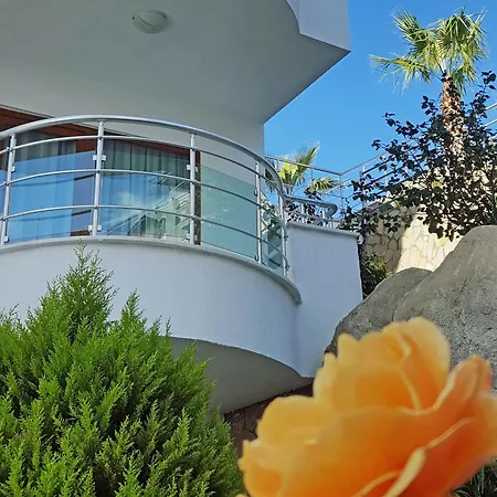 White Pearl Alanya Apartment *